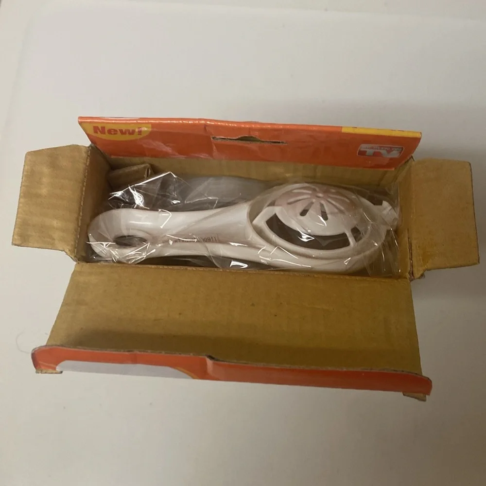 Eggy As Seen on TV 6-Piece Egg Cooker Set Microwave Egg Gadget Kitchen Tool